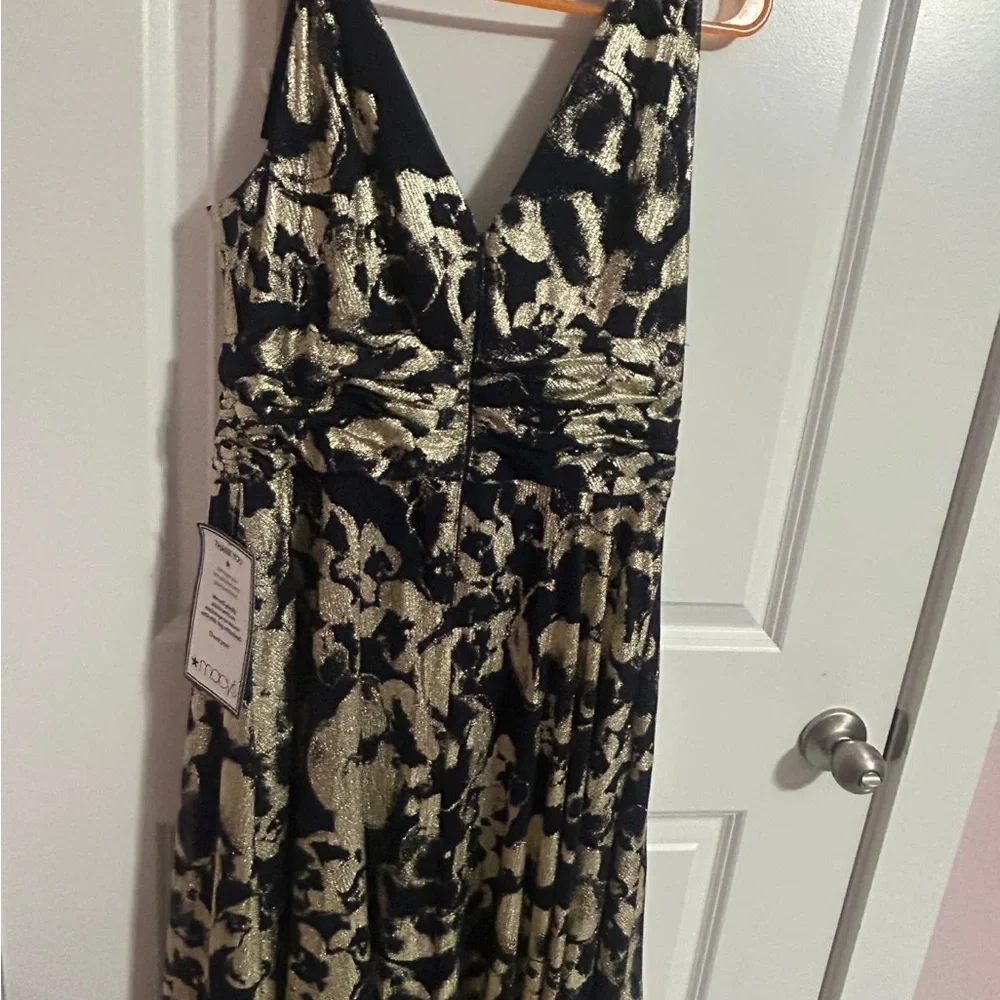 Betsy & Adam Black and Gold Maxi Dress - Picture 4 of 6